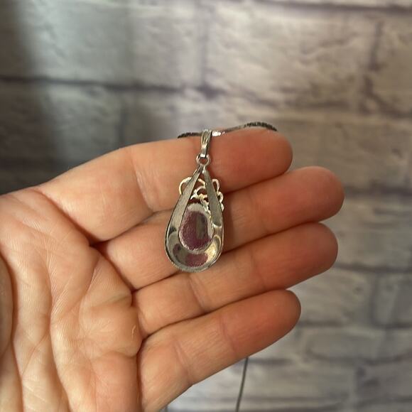 Vintage silver teardrop cameo pendant necklace - Picture 3 of 5
